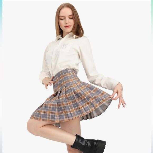 Pants - NWOT Plaid High Waisted Skort